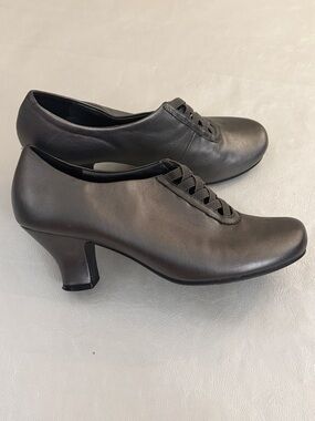 Hotter Comfort Concept Women's soft grey/silver laced Oxfords low Heel shoes